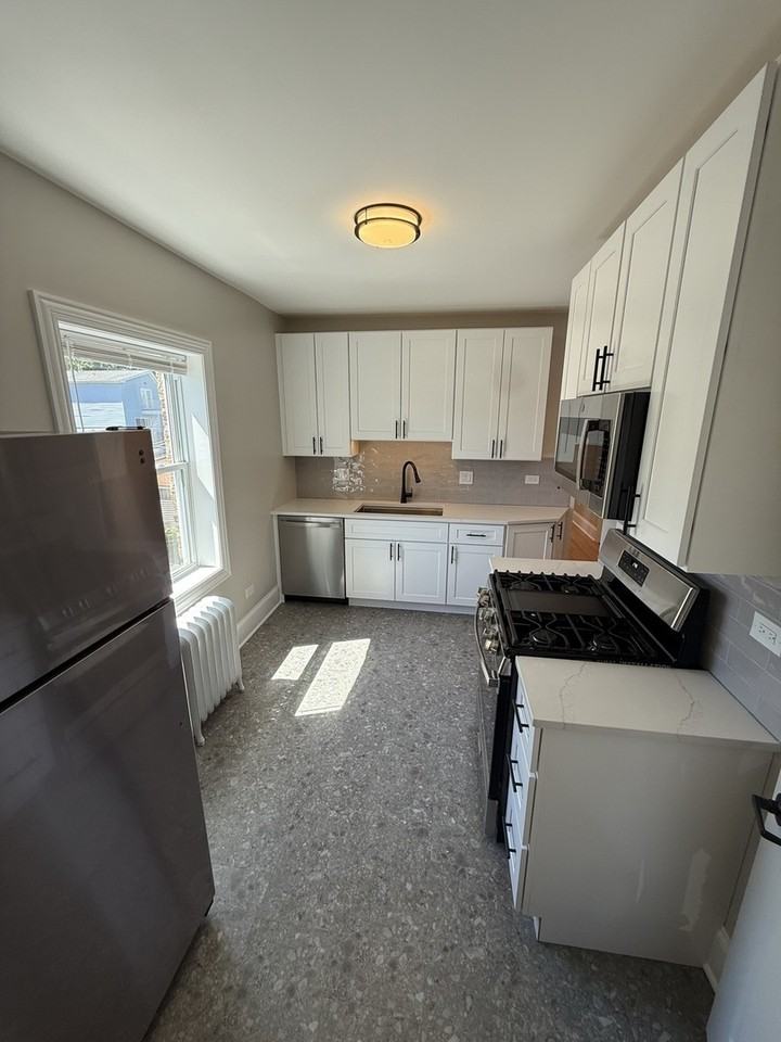 6416 N Richmond St ##3b - Photo 3 of 10