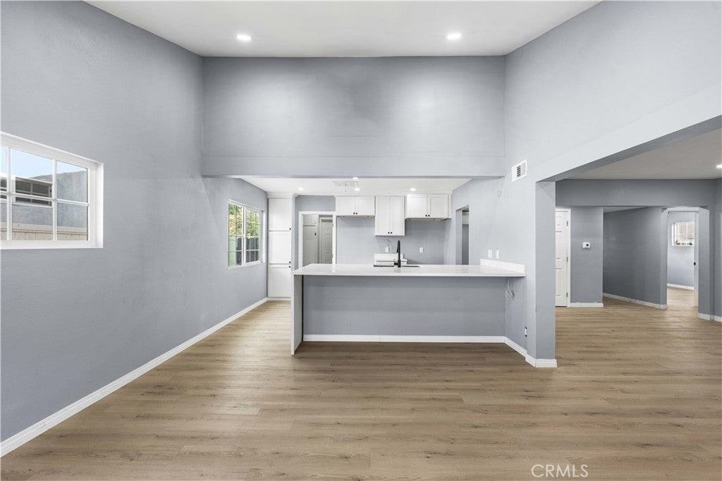 5651 Radford Ave - Photo 7 of 18