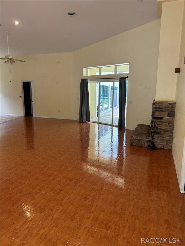 1229 E Rockefeller Ln - Photo 2 of 7