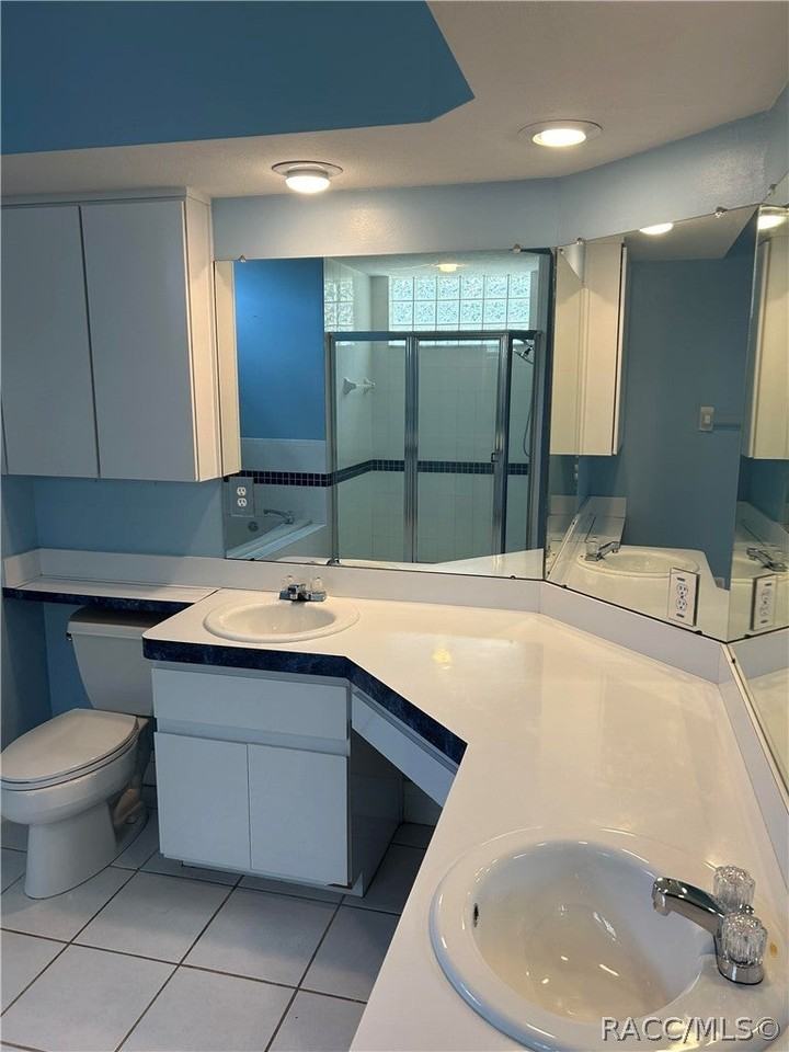 1229 E Rockefeller Ln - Photo 4 of 7