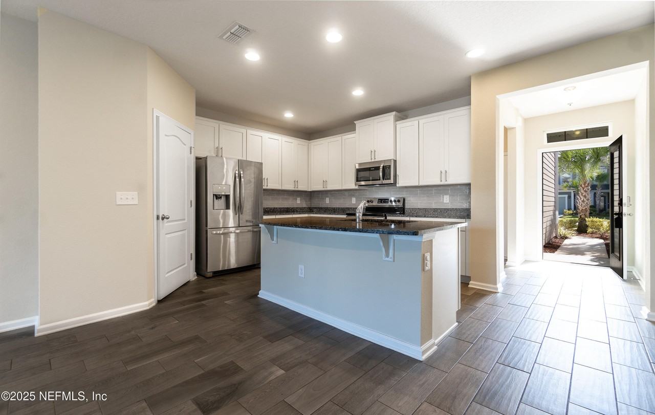 146 Castro Ct - Photo 7 of 34