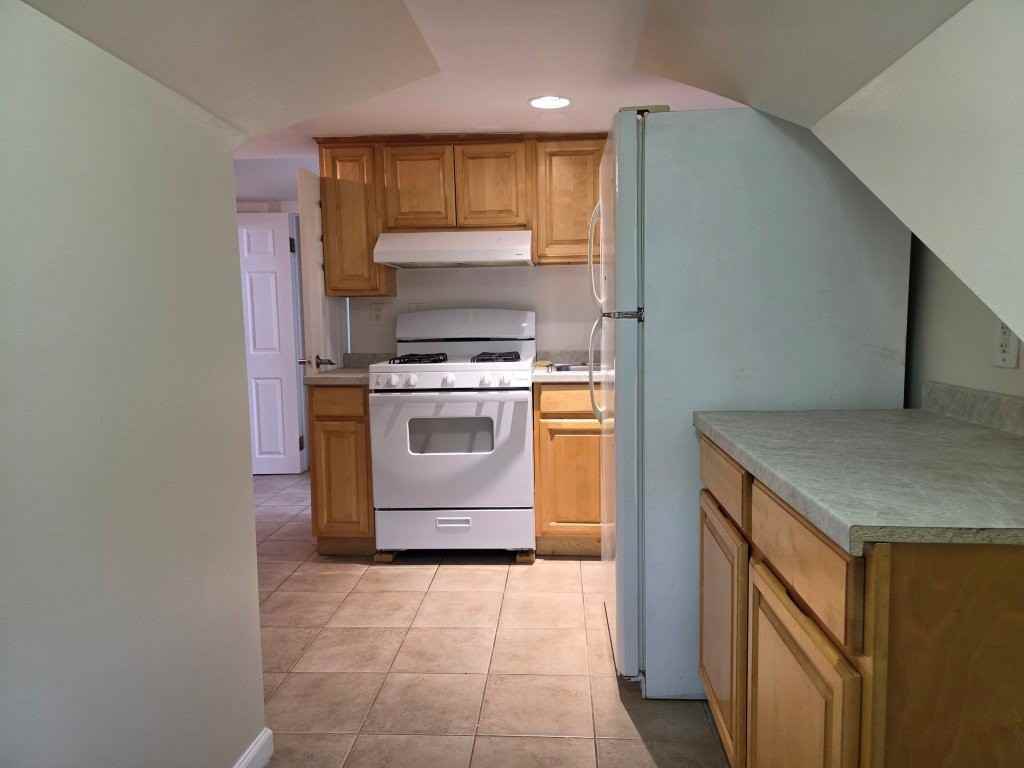 Saint Pauls Ave #2 - Photo 2 of 8