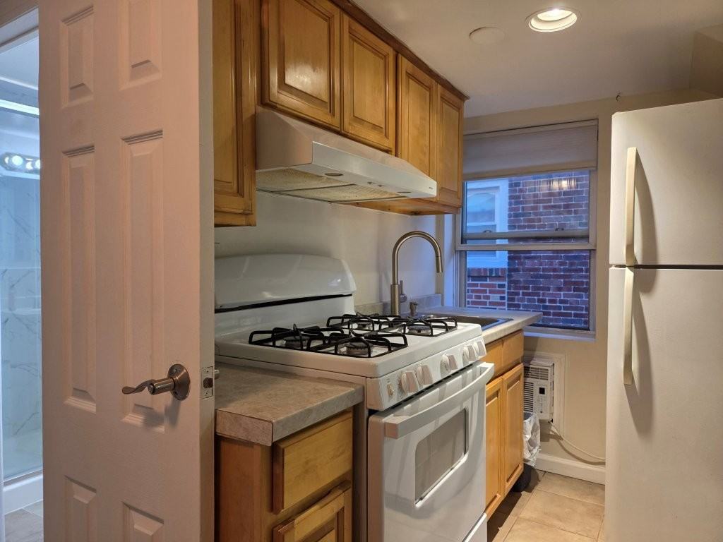 Saint Pauls Ave #2 - Photo 4 of 8