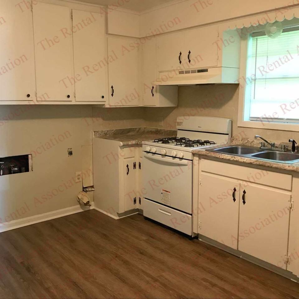 208 Tennessee St #1 - Photo 3 of 21