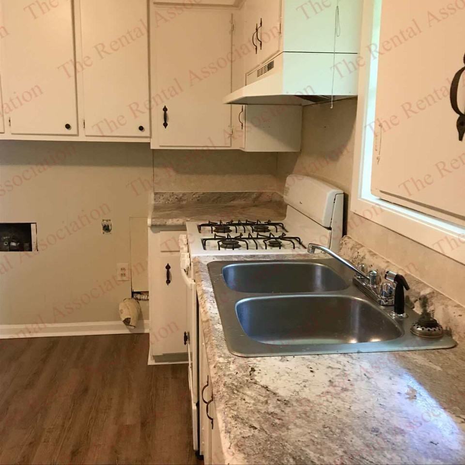 208 Tennessee St #1 - Photo 4 of 21