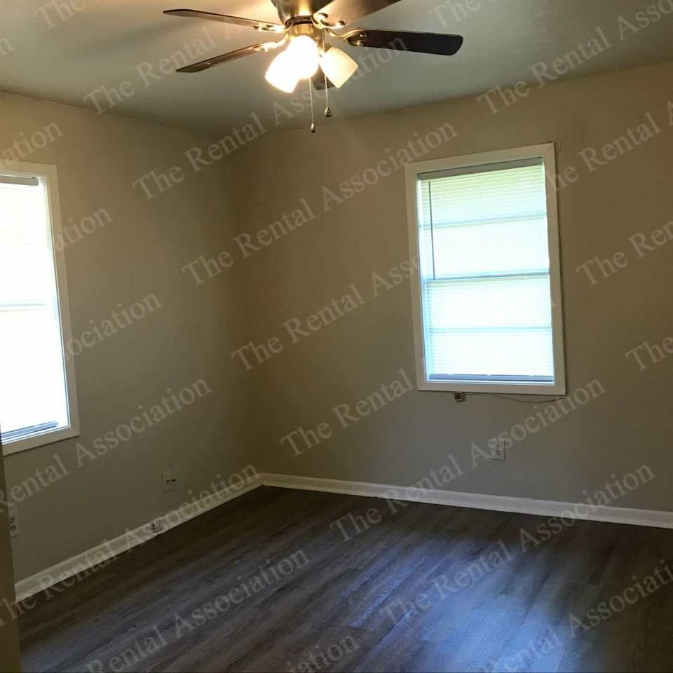 208 Tennessee St #1 - Photo 6 of 21