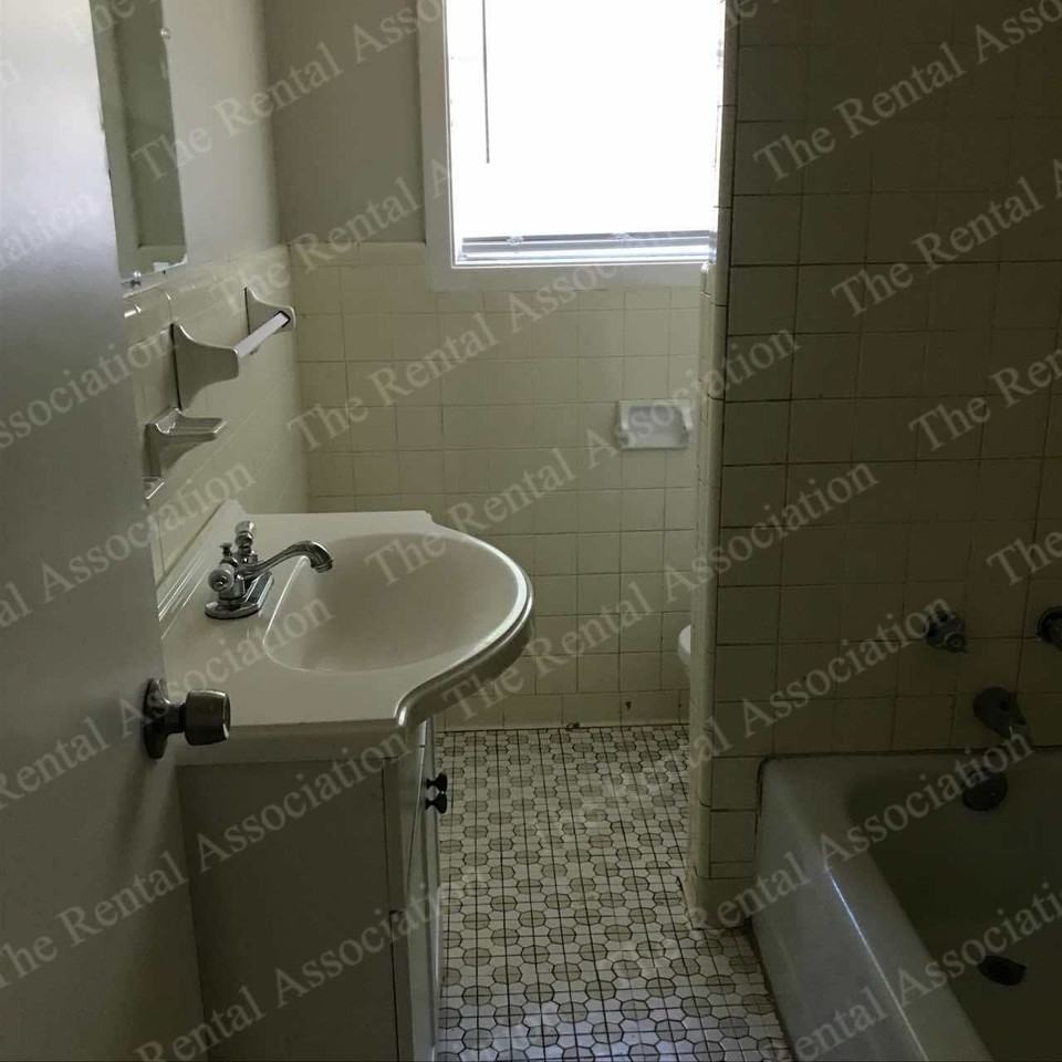 208 Tennessee St #1 - Photo 7 of 21