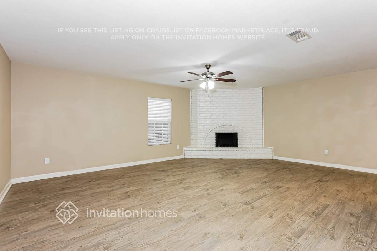 2308 Tallowood Ct - Photo 3 of 17