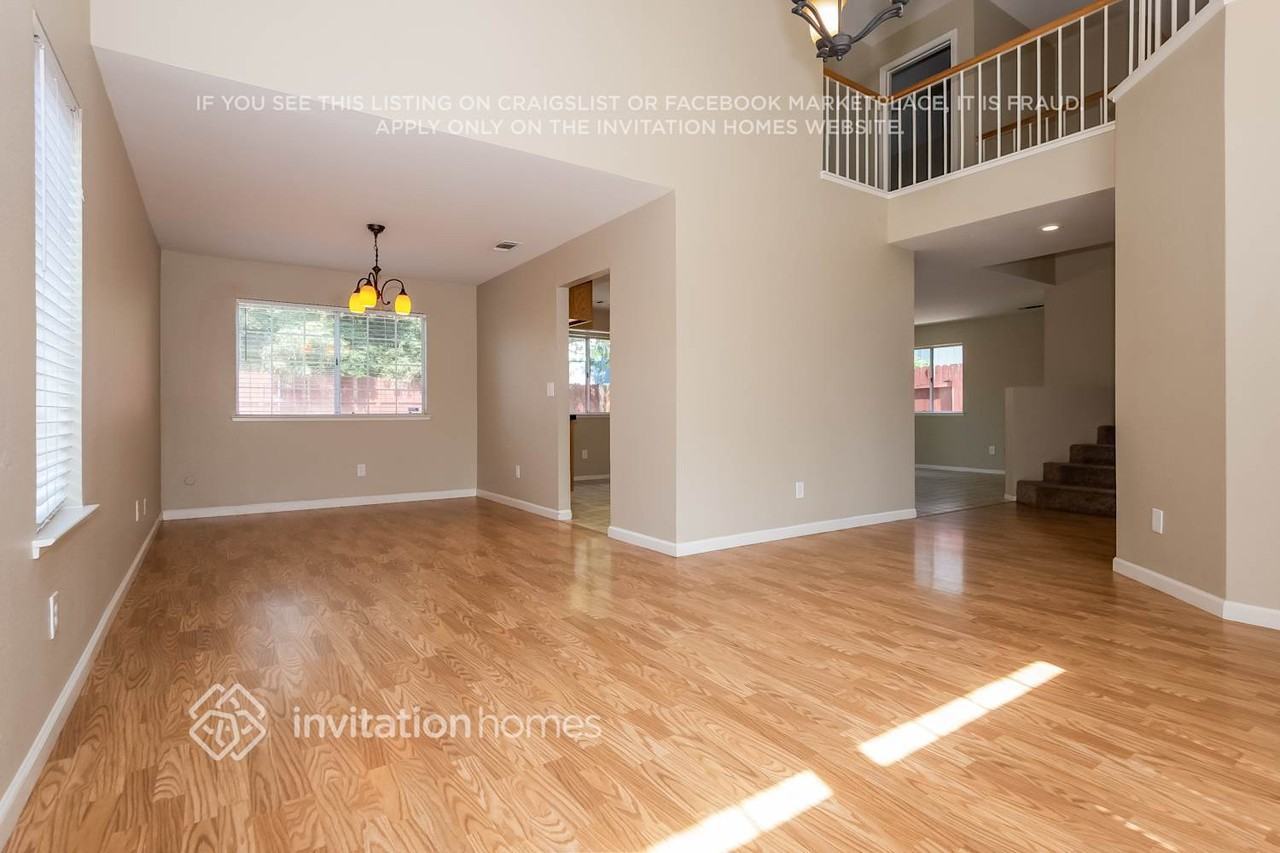 8448 Bramble Bush Cir - Photo 3 of 17