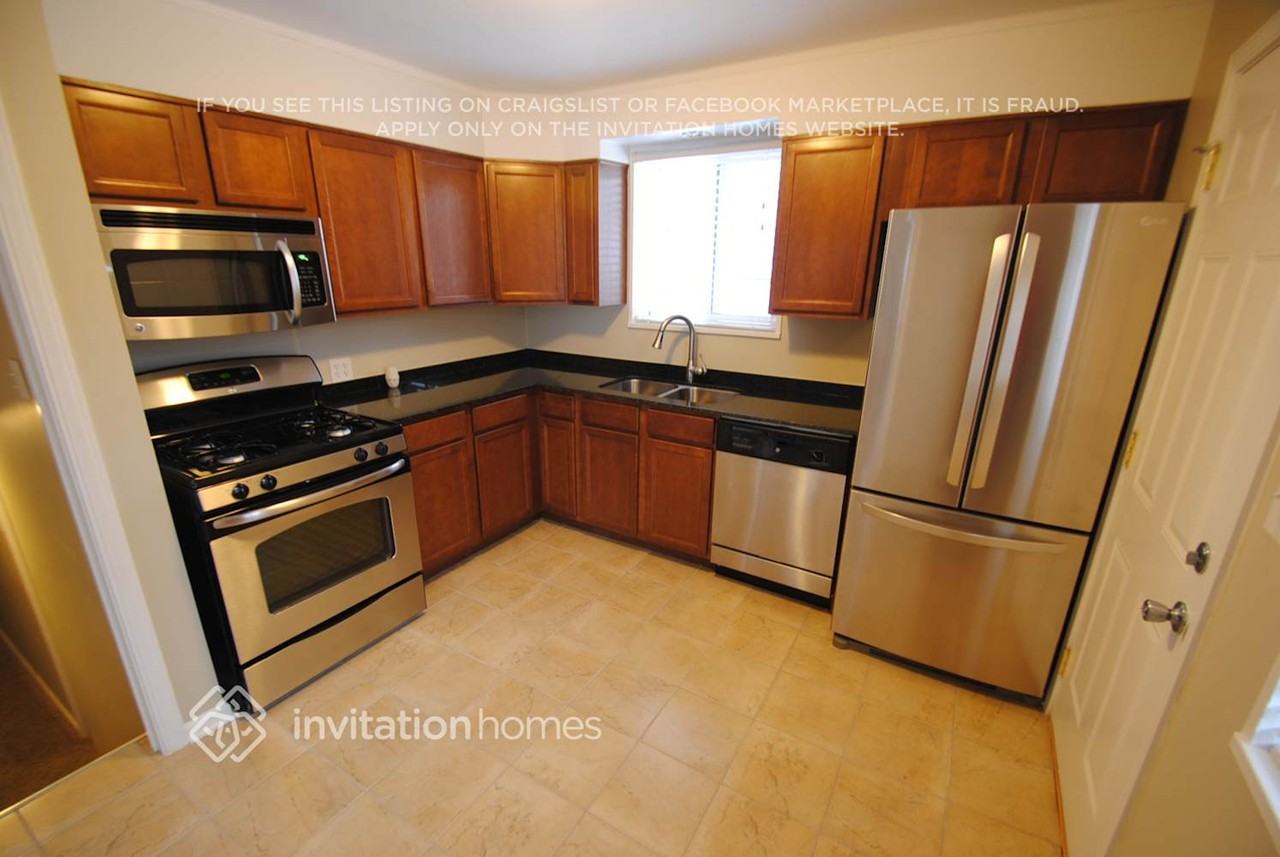 711 Long Rd - Photo 3 of 9