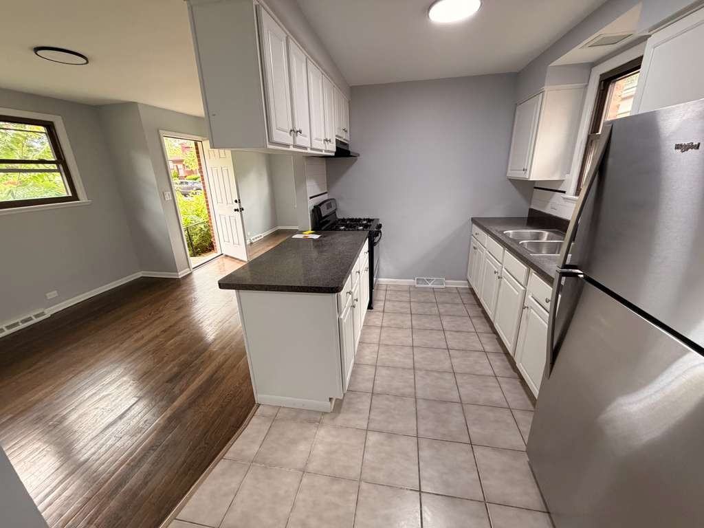11268 S Bishop St #SFH - Photo 4 of 23