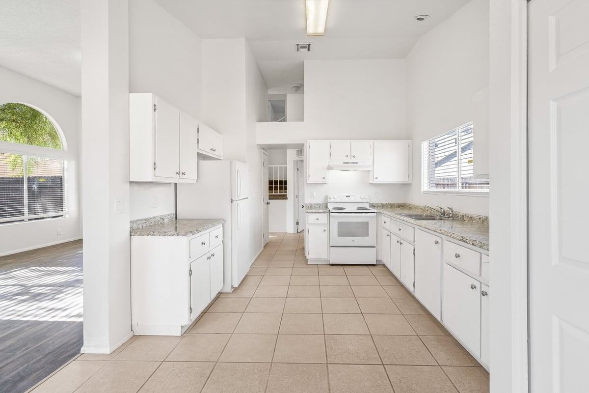 7209 S Avenida Del Nopal - Photo 7 of 33
