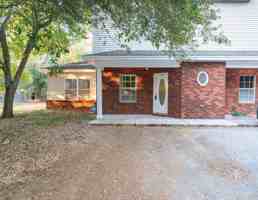 featured image of 827 Fairview Dr #3