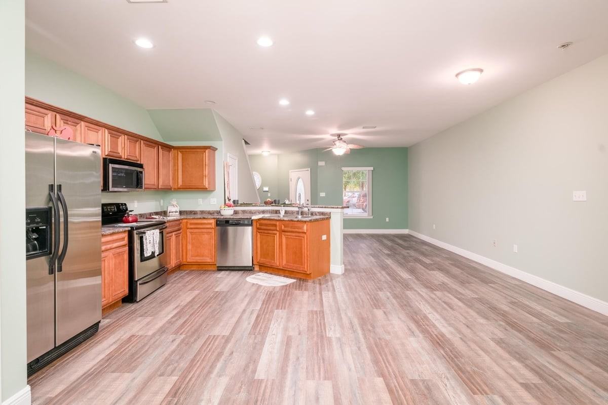 827 Fairview Dr #3 - Photo 5 of 25