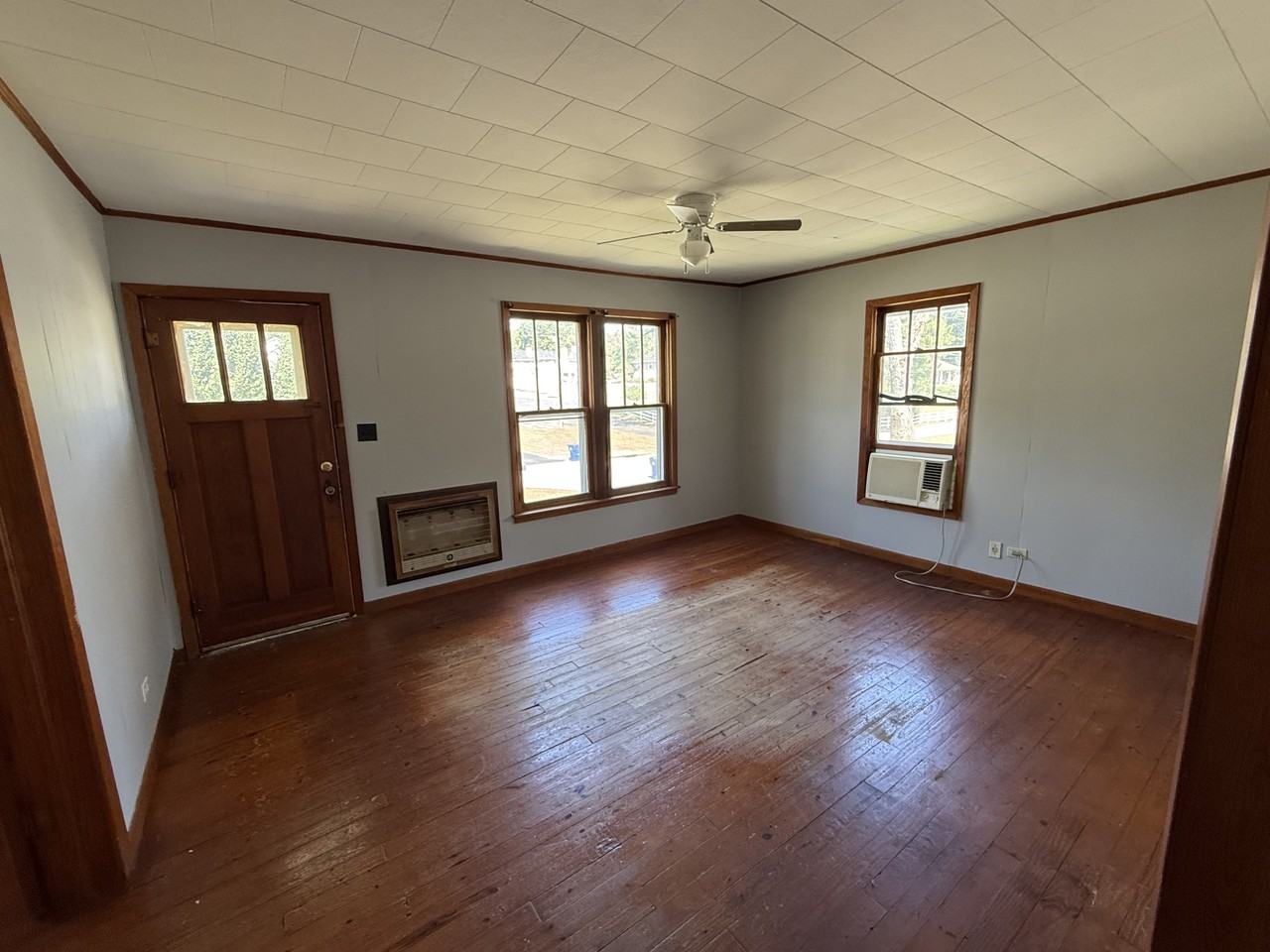347 S Cedar St #347 - Photo 2 of 15