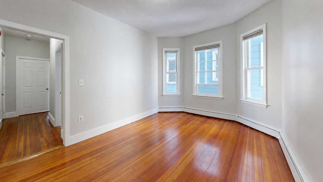 163 Hichborn Street163 Hichborn Street - 4 #4 - Photo 5 of 16