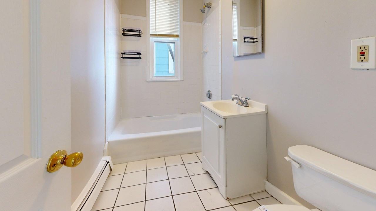 163 Hichborn Street163 Hichborn Street - 4 #4 - Photo 7 of 16
