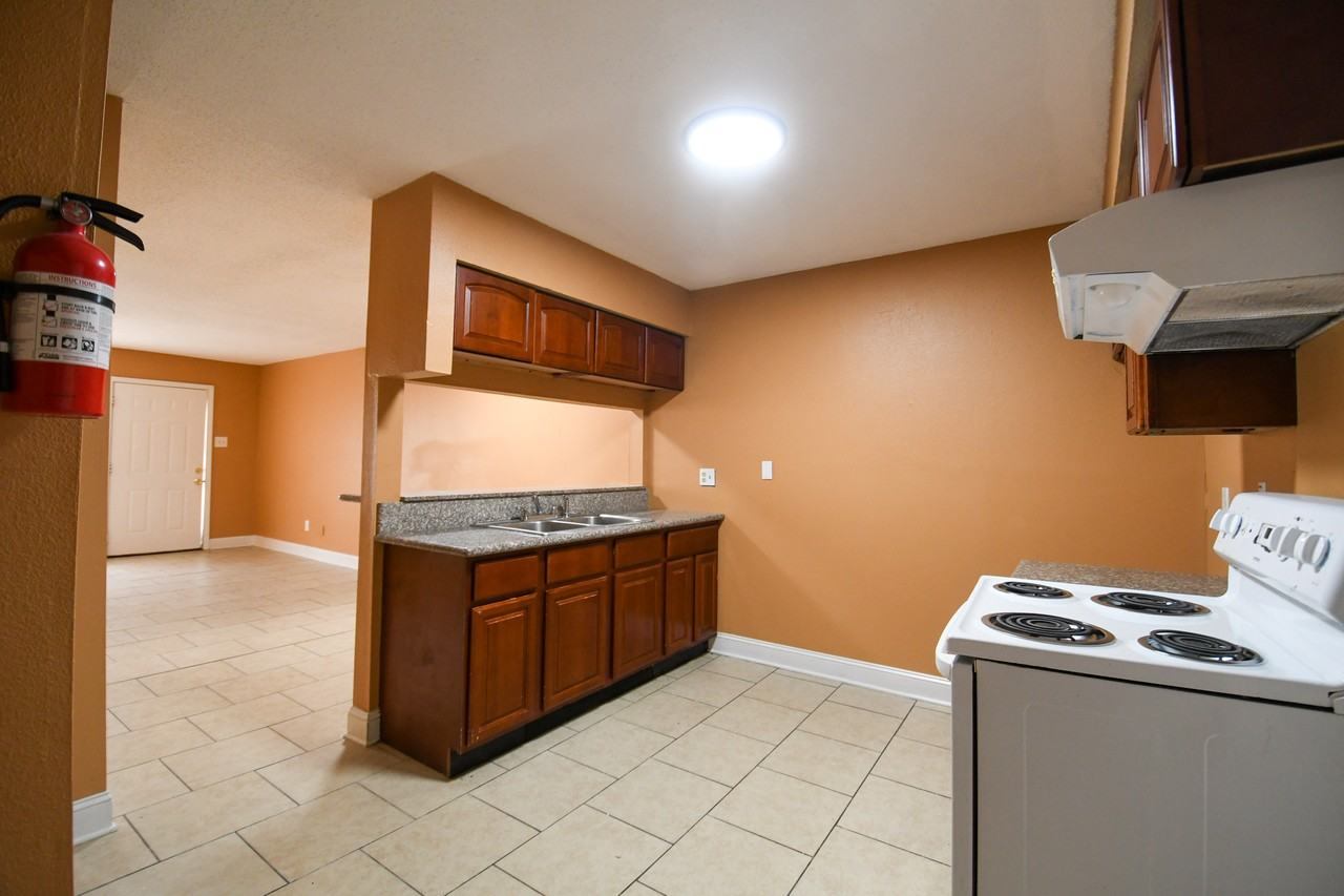 1732 Carrollwood Dr #1 - Photo 4 of 8