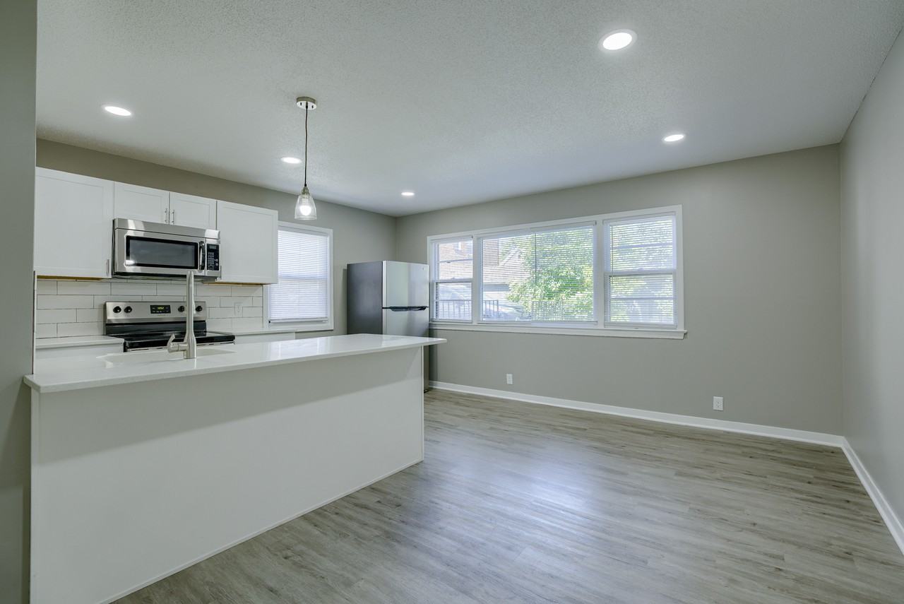 1008 S 29th St #4 - Photo 2 of 17