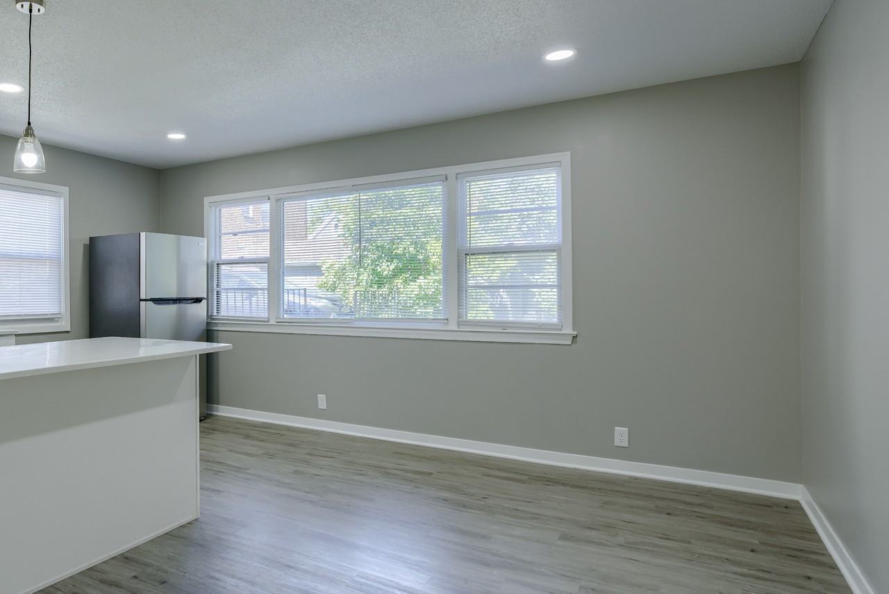 1008 S 29th St #4 - Photo 3 of 17