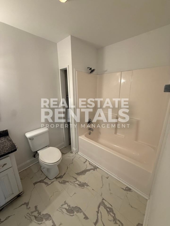 1224 Robinson Ave #1 - Photo 7 of 10