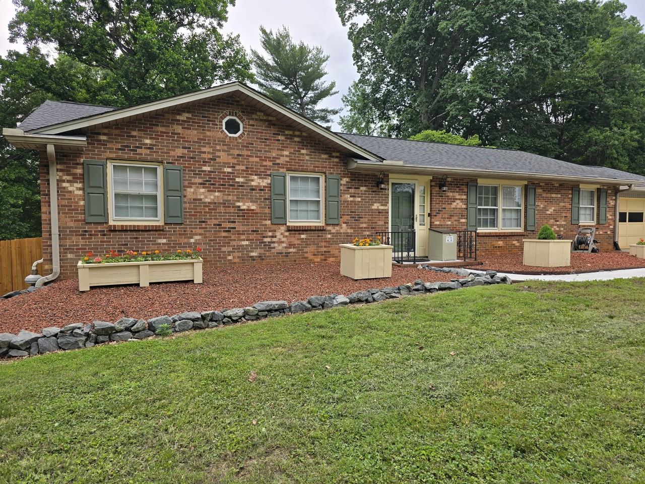 4680 Forest Manor Dr #1 - Photo 2 of 27