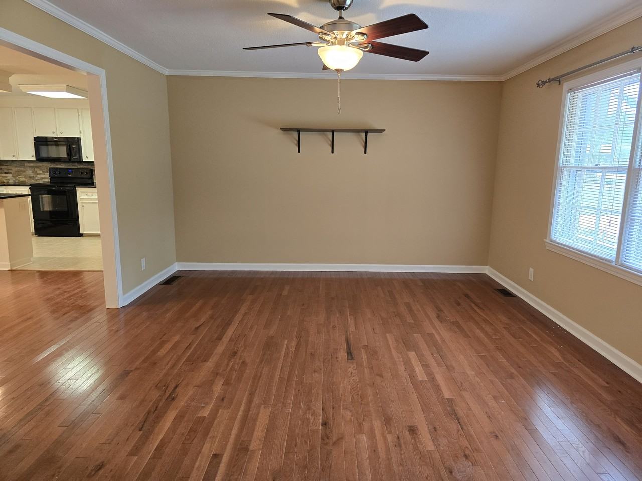 4680 Forest Manor Dr #1 - Photo 4 of 27