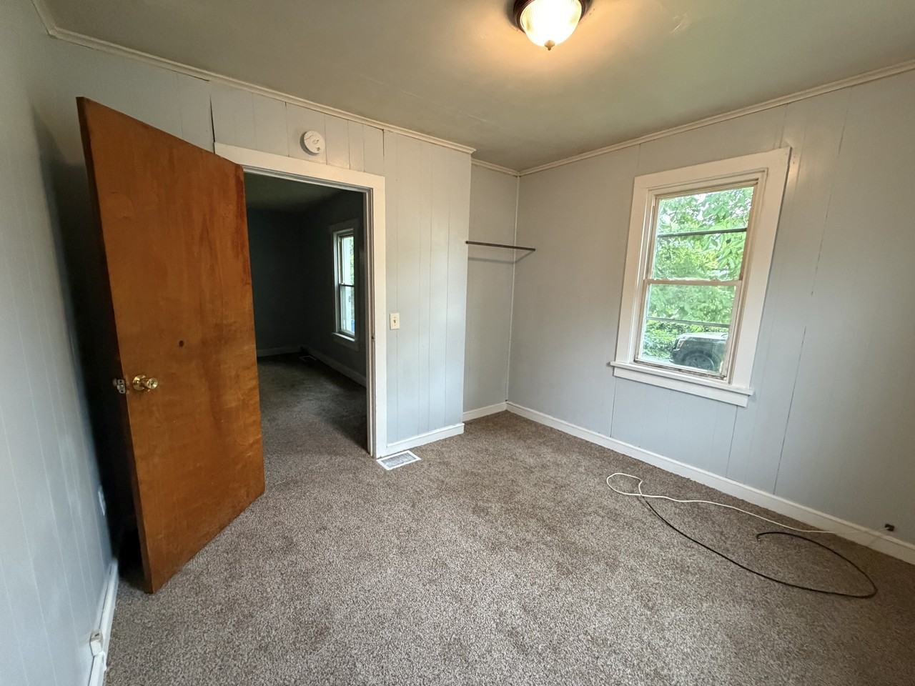658 Bay St-Down #DOWN - Photo 4 of 8