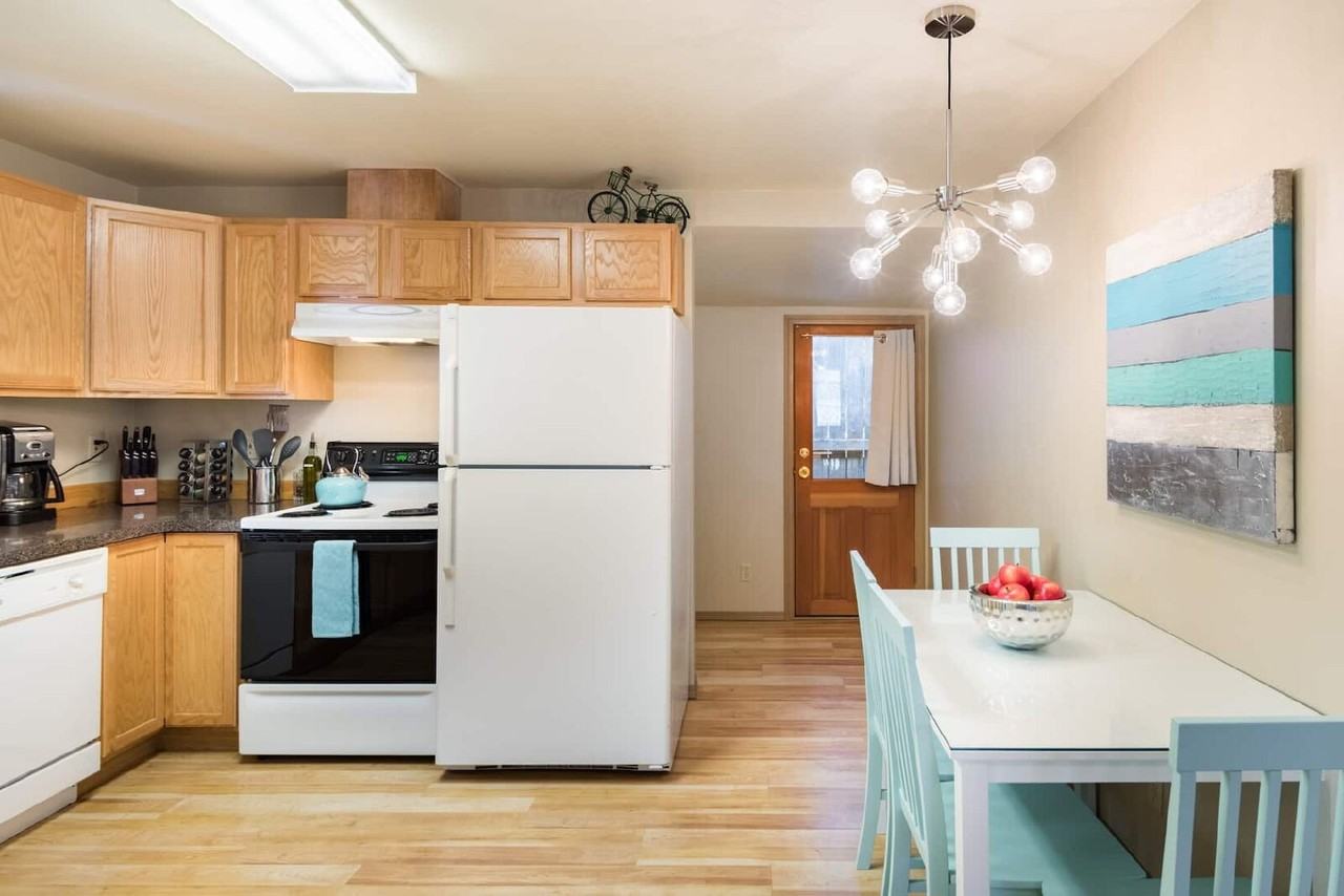 5570 1/2 Canfield Pl N - Photo 5 of 14