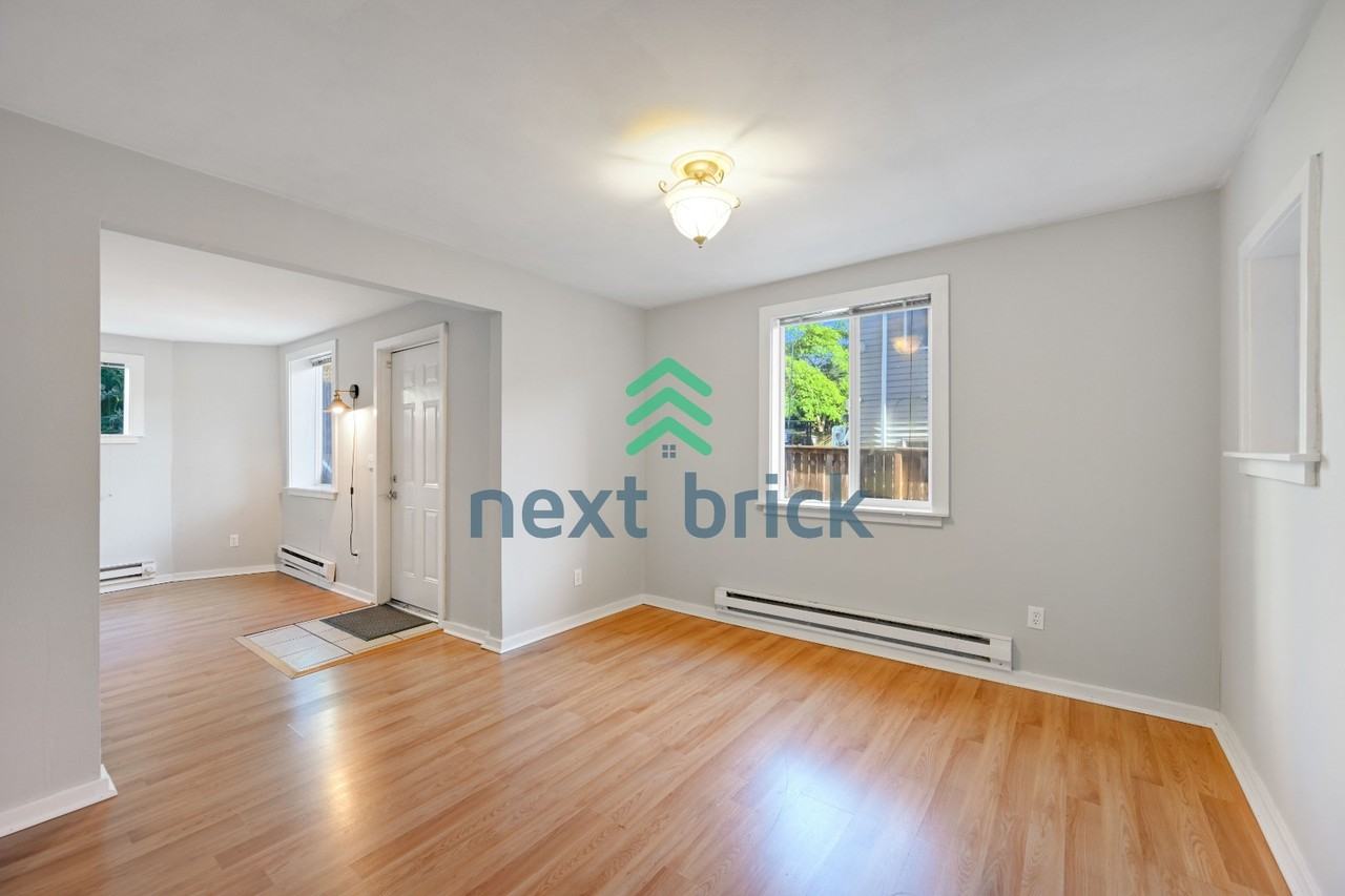 2243 14th Ave W #B - Photo 2 of 16