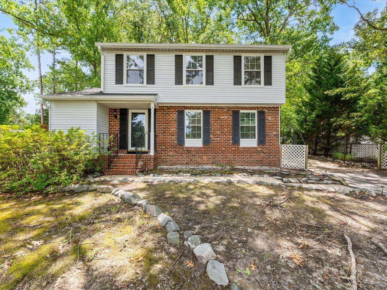 3513 Castlebury Dr - Photo 2 of 38