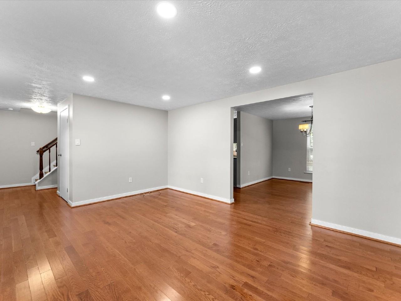 3513 Castlebury Dr - Photo 7 of 38