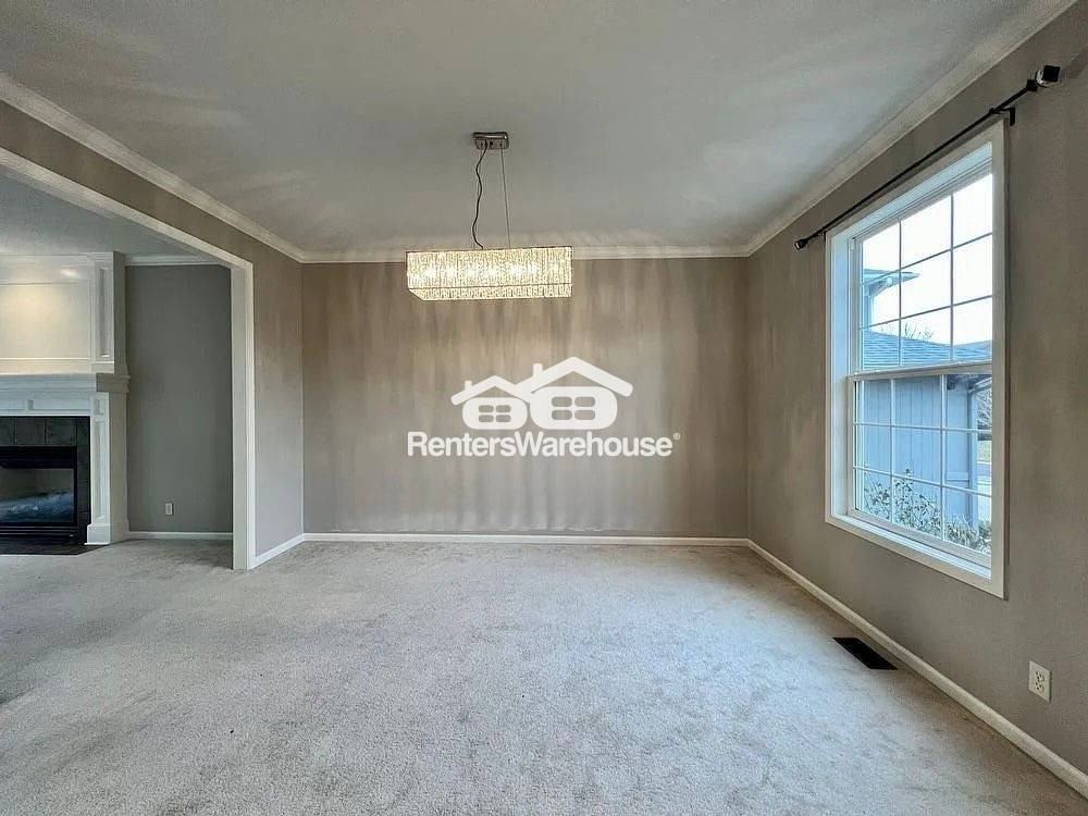 15861 Linden St - Photo 2 of 41