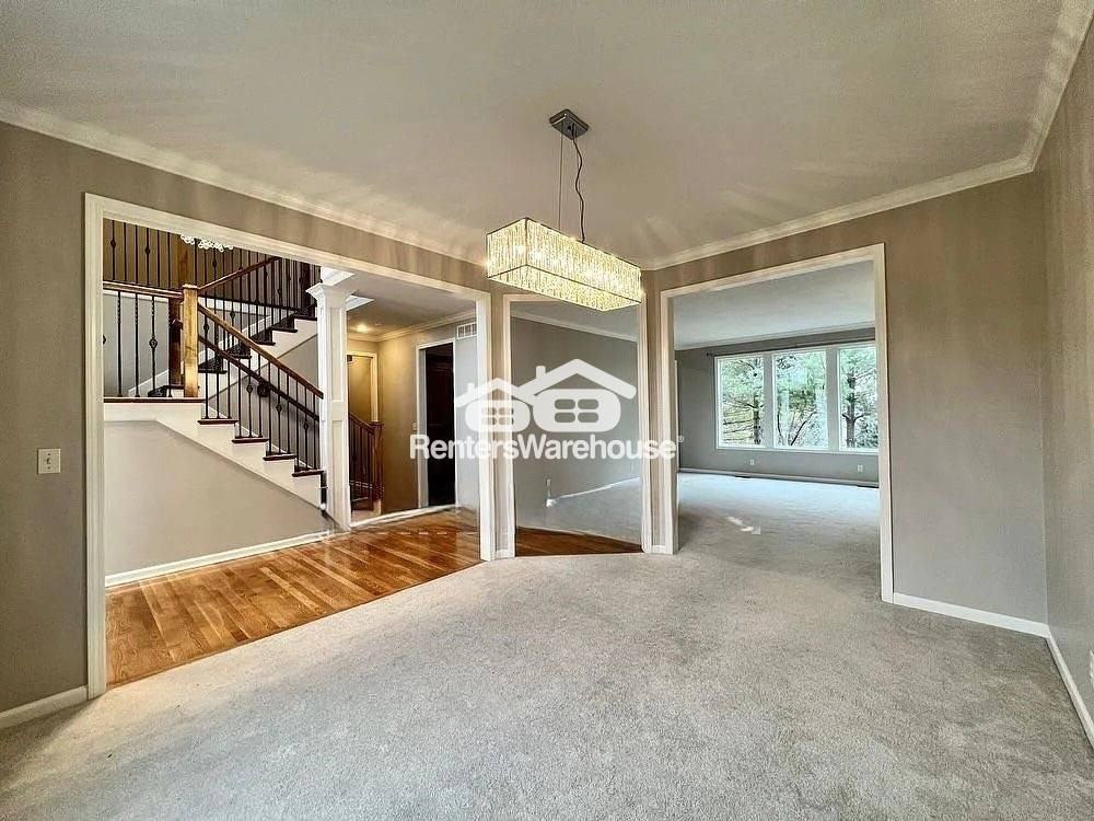 15861 Linden St - Photo 3 of 41