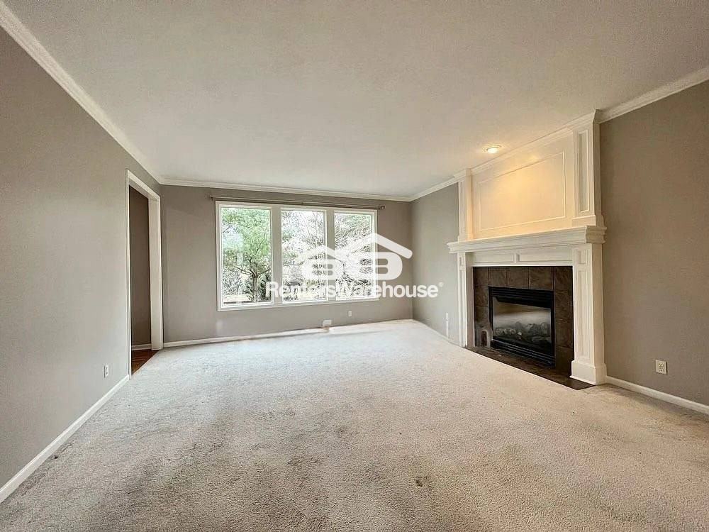 15861 Linden St - Photo 7 of 41
