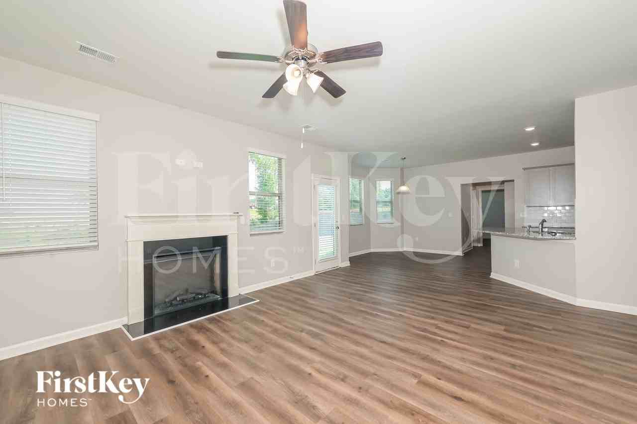 2027 Massey Ln - Photo 4 of 19