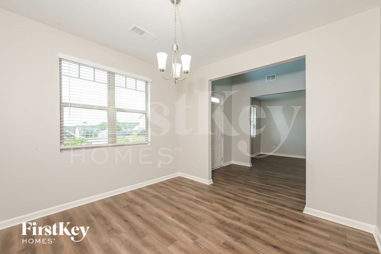 2027 Massey Ln - Photo 5 of 19