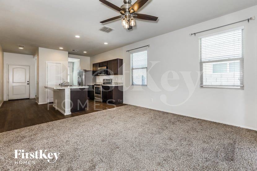 11316 E Cliffrose Ln - Photo 3 of 16