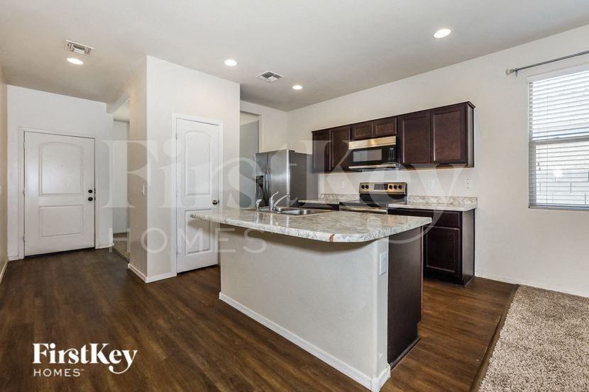 11316 E Cliffrose Ln - Photo 5 of 16