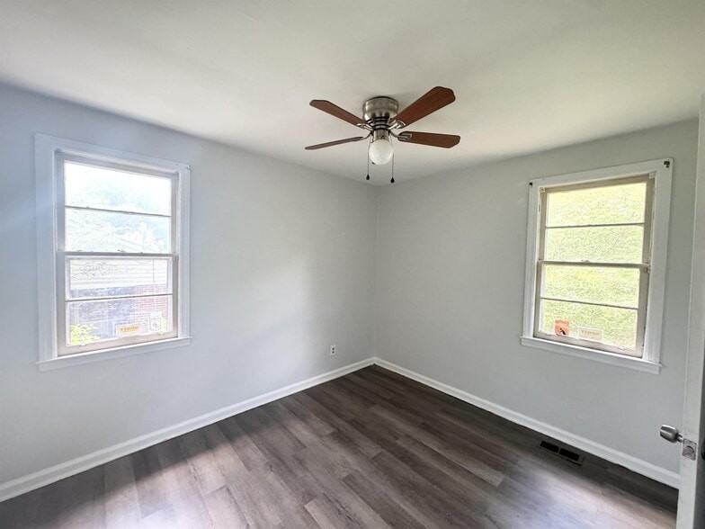 5121 Pinefield Dr #1 - Photo 4 of 11