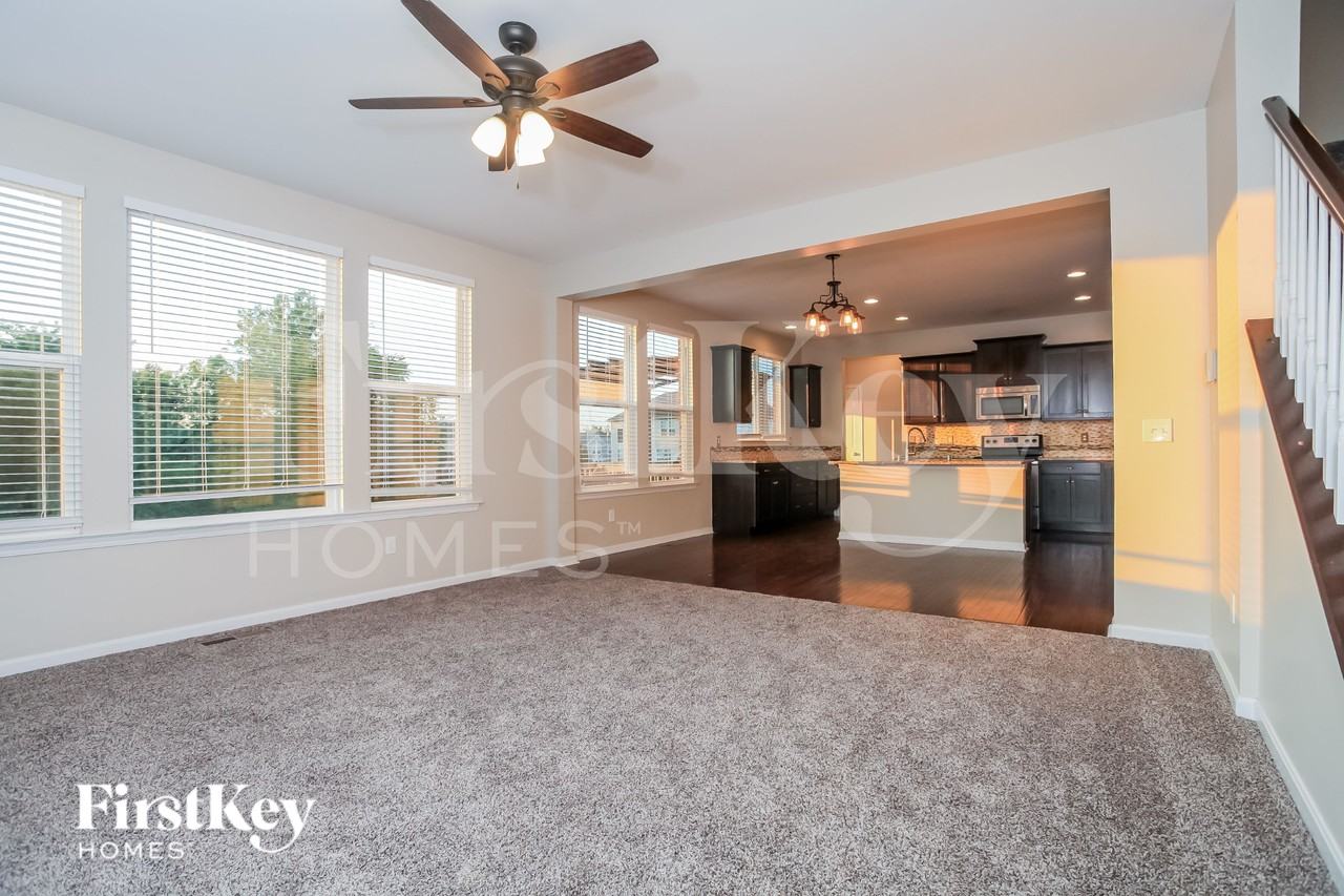 8511 Crozat St - Photo 4 of 15