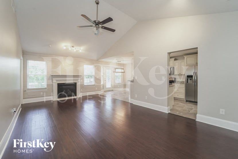 115 Kings Dr - Photo 4 of 15
