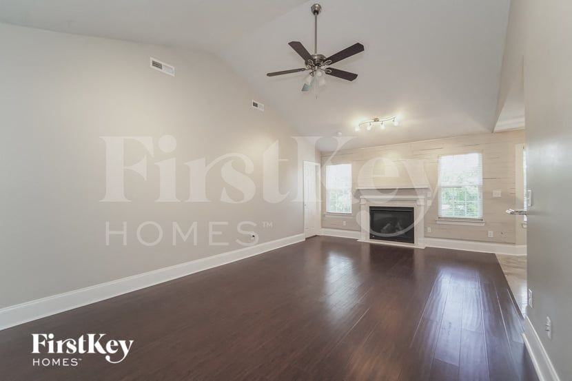 115 Kings Dr - Photo 5 of 15