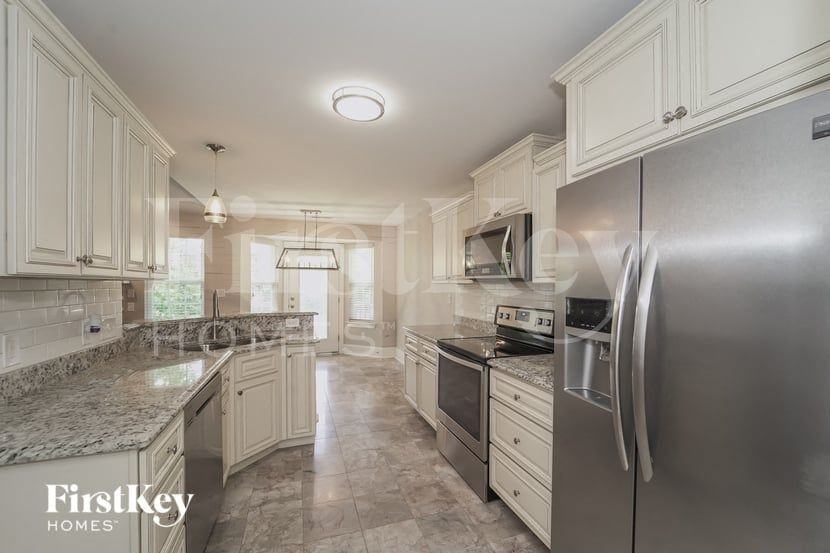 115 Kings Dr - Photo 6 of 15