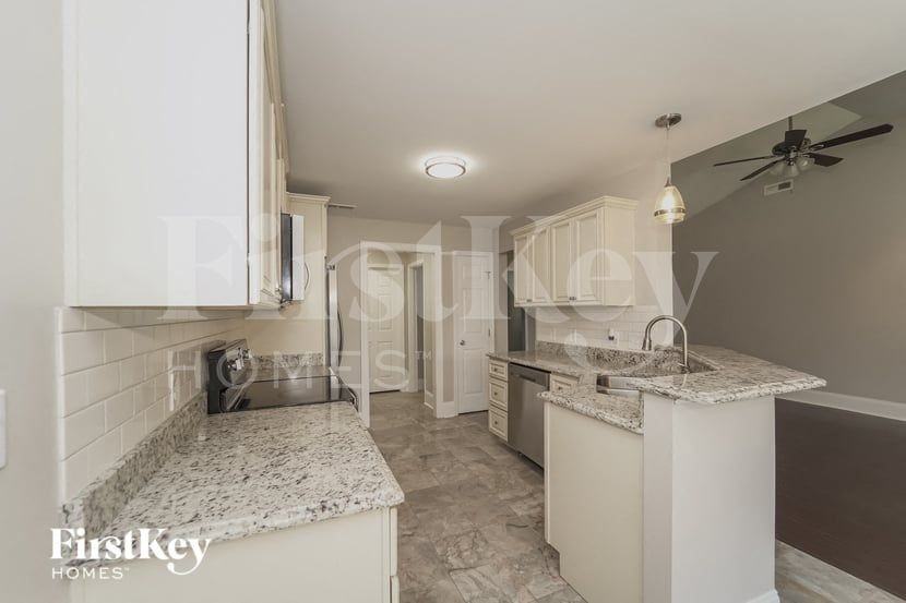 115 Kings Dr - Photo 7 of 15