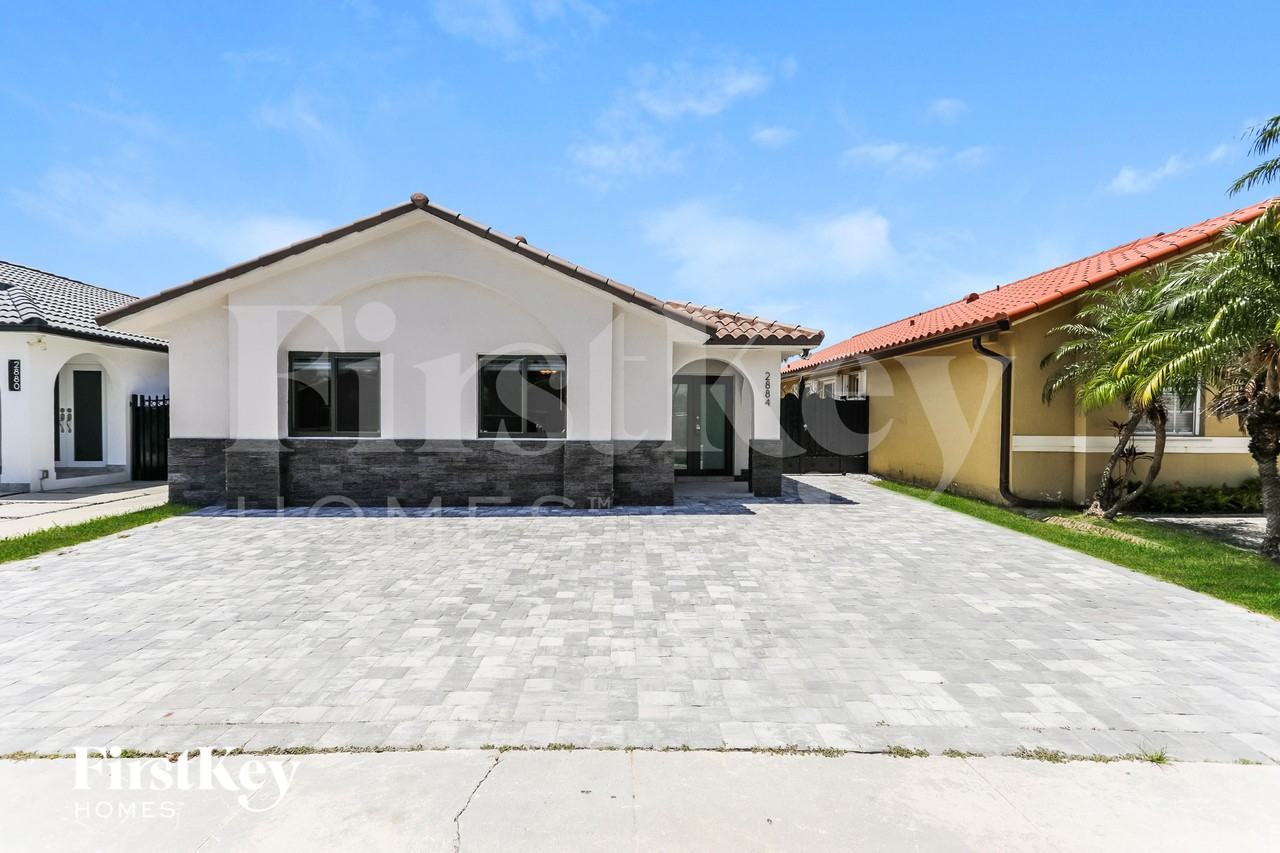 2884 W 73rd Ter