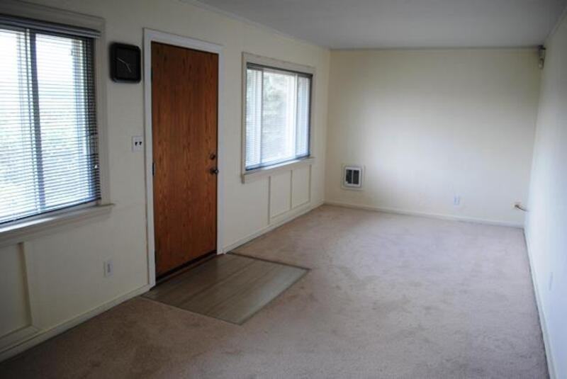 3708 S Perry St - Photo 2 of 13