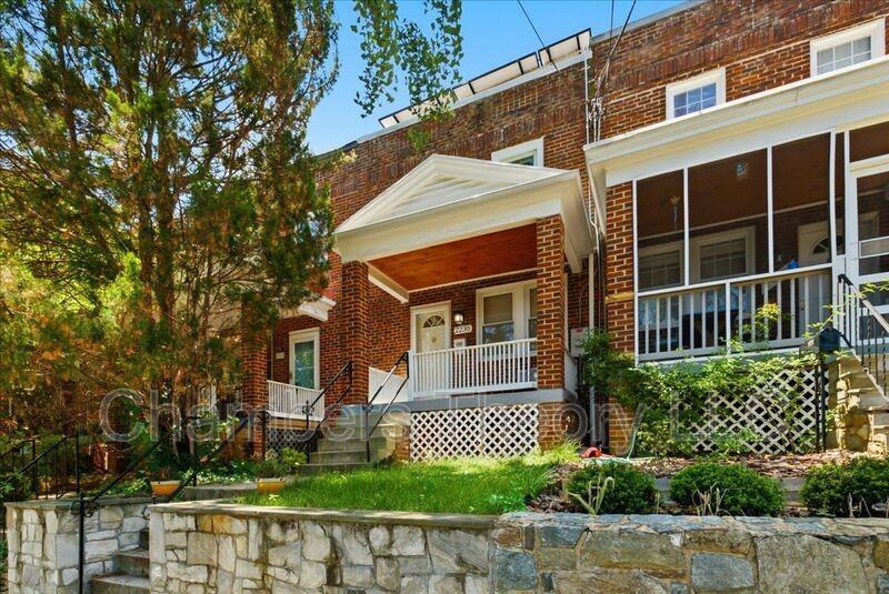 2230 Observatory Pl Nw - Photo 2 of 40