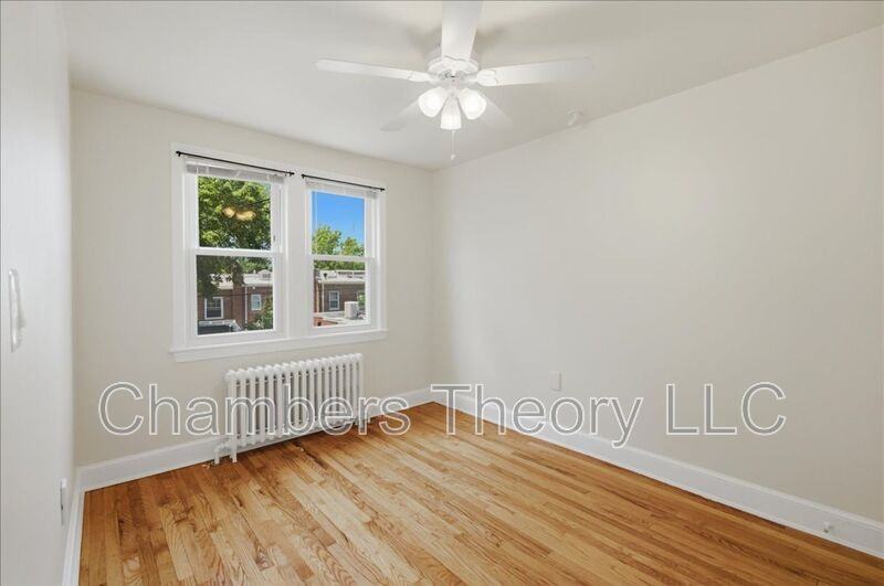 2230 Observatory Pl Nw - Photo 5 of 40