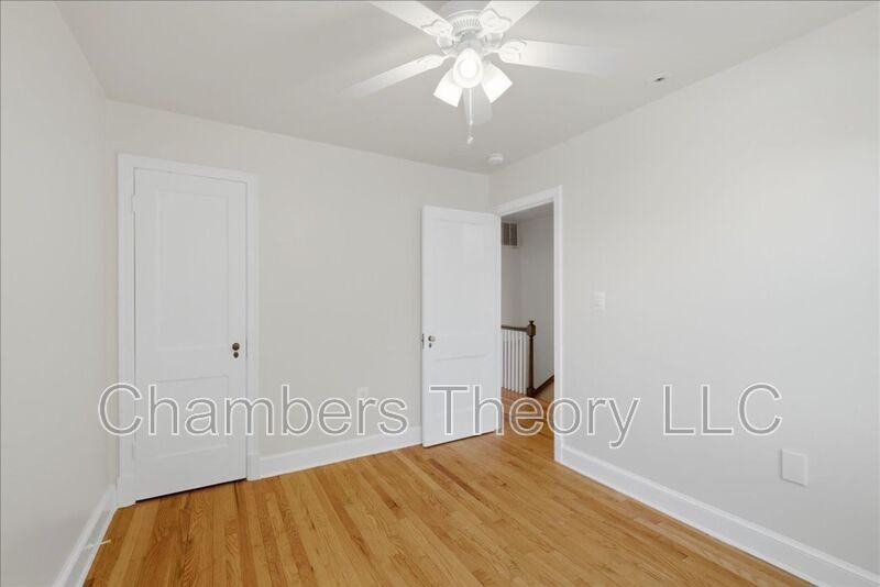 2230 Observatory Pl Nw - Photo 6 of 40